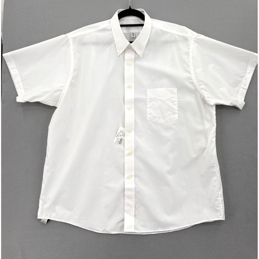NWT Van Heusen Shirt Men 18 White Short Sleeve Button Down Wrinkle Free Poplin